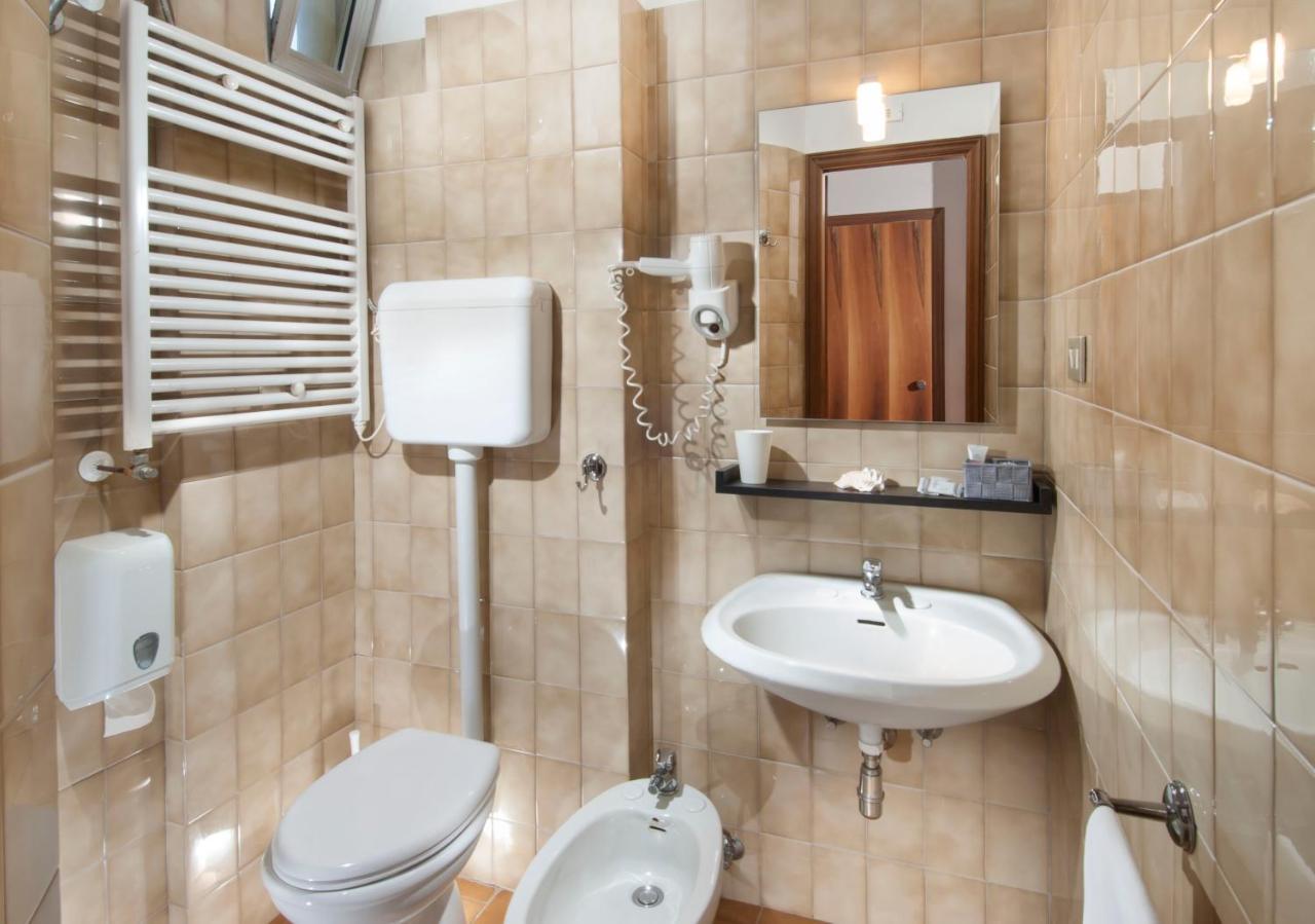 Hotel Le Querce Senigallia Buitenkant foto