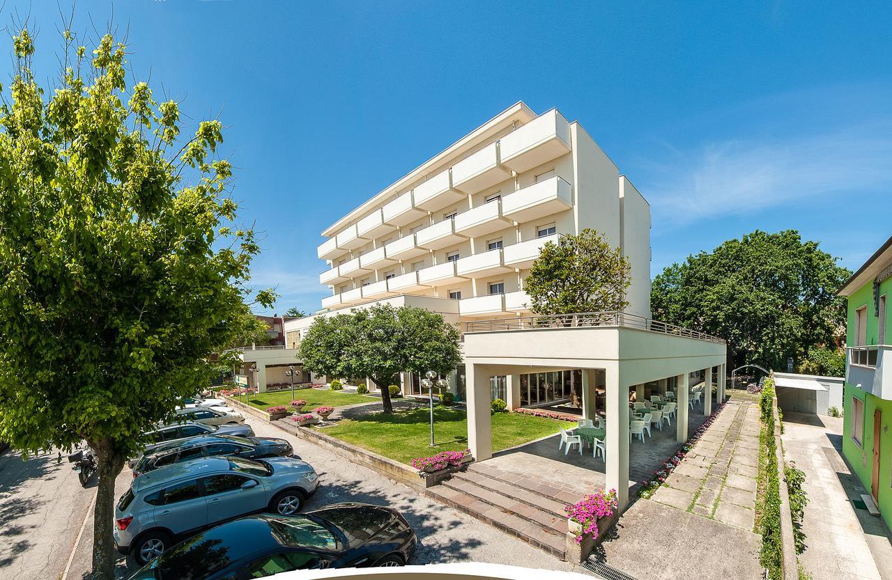 Hotel Le Querce Senigallia Buitenkant foto
