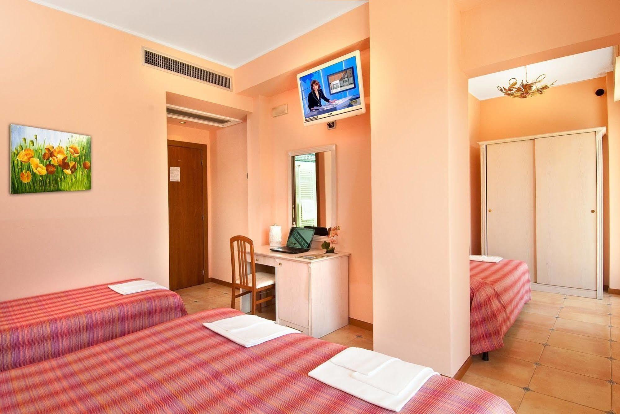 Hotel Le Querce Senigallia Buitenkant foto