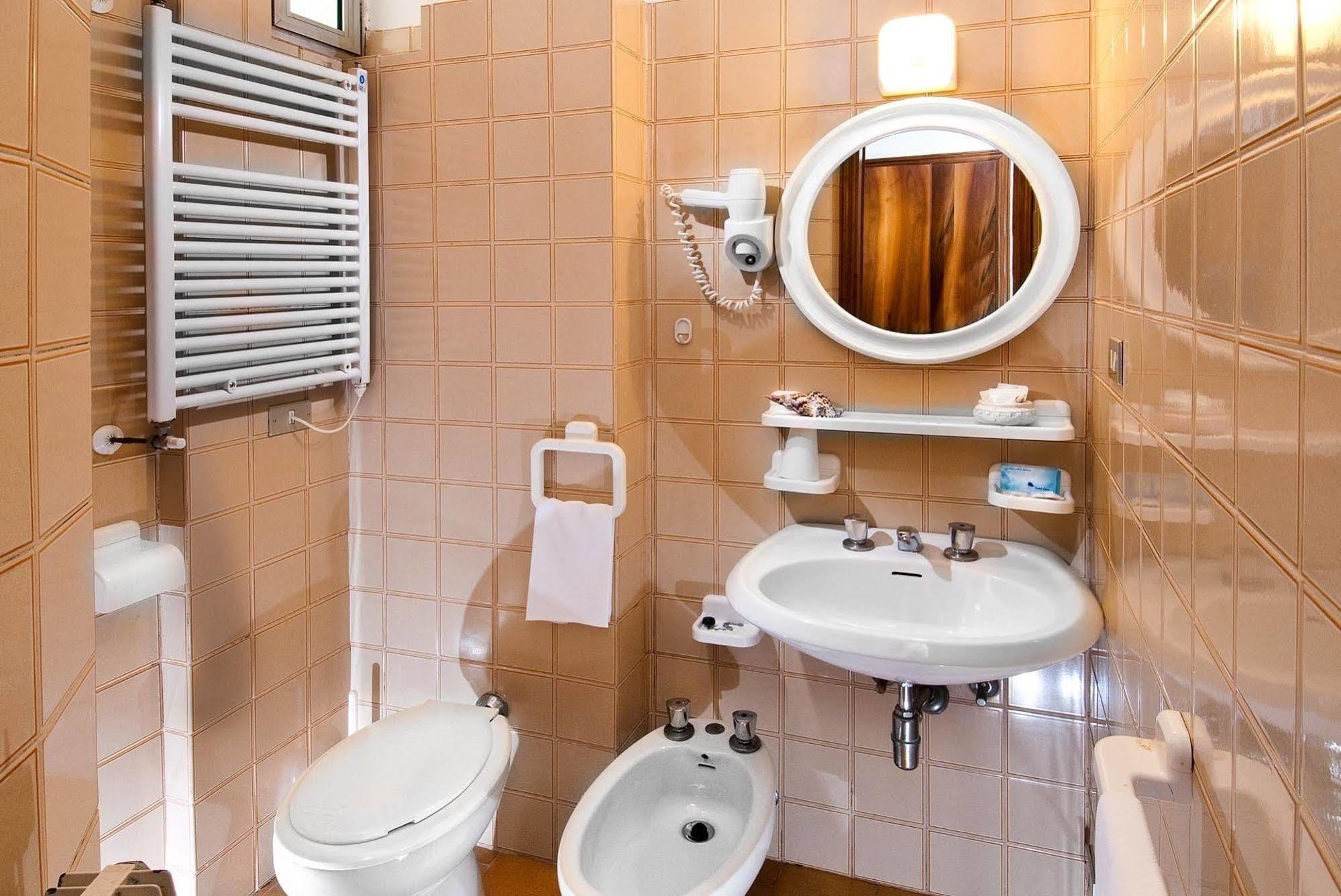 Hotel Le Querce Senigallia Buitenkant foto
