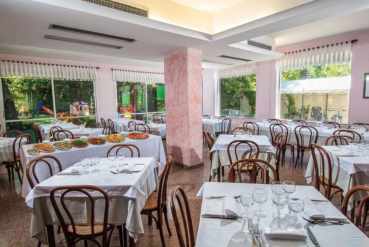 Hotel Le Querce Senigallia Buitenkant foto